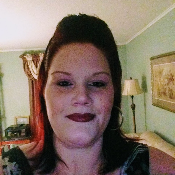 Meet your Posher, Jennifer - Picture 1 of 1